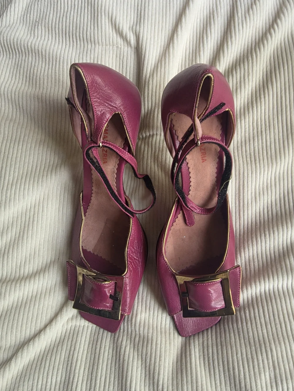 BCBG Maxazria Vintage Bow Leather Heel sandals Size 8 Lilac New
